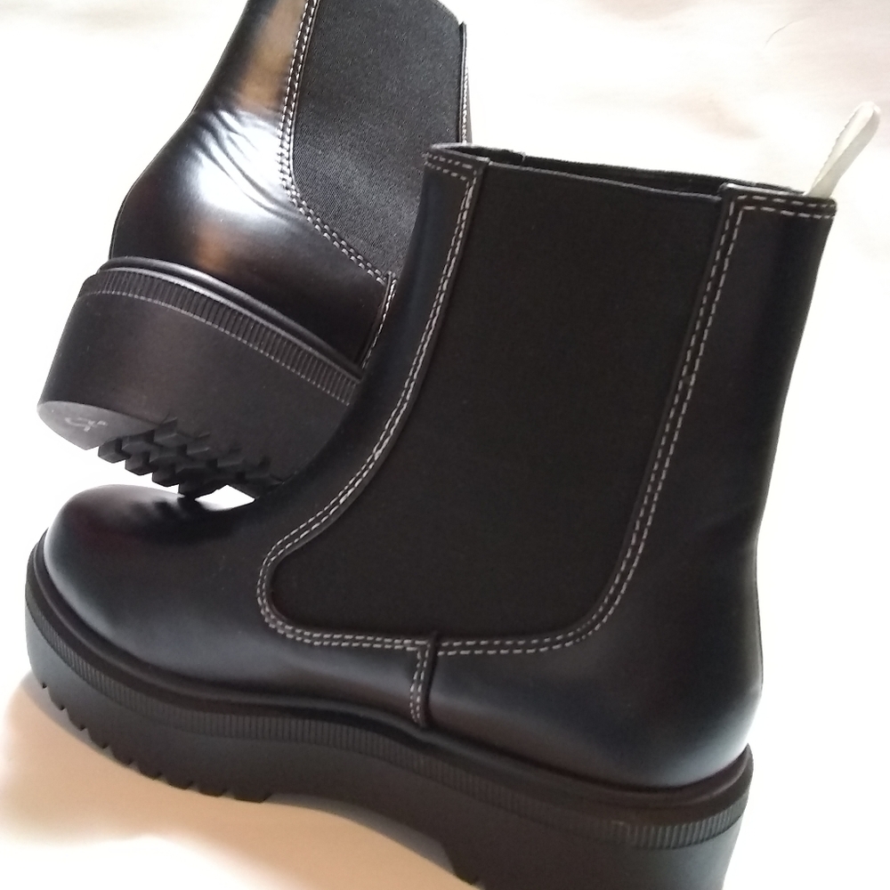 Soda Boots 6" Tall Women's 5.5 Wedges 2" Pull On w/Tabs Stretch Panels Black NWT